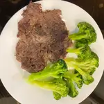150g Meat Steak With Fresh Broccoli 100g